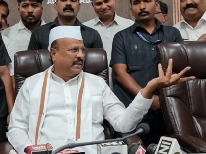 agricultural minister abdul sattar dapoli ratnagiri said you got degrees but wont get jobs then changed his comment | सत्तार म्हणाले, "आता पदवी मिळाली; पण सर्वांना नोकऱ्या मिळणार नाहीत," चूक लक्षात येताच सावरलं