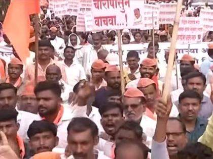 March of Hindutva organizations against MLA and Minister Abdul Sattar from Eknath Shinde group; Crowd of thousands, what is the issue? | शिंदे गटातील आमदाराविरोधात हिंदुत्ववादी संघटनांचा मोर्चा; हजारोंची गर्दी, काय आहे प्रकरण?