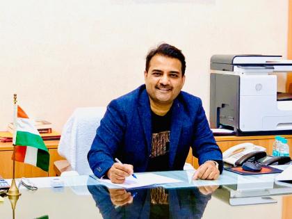 shirala abhinay kumbhar promoted to the post of principal income tax commissioner | शिराळ्याचे सुपुत्र अभिनय कुंभार यांची प्रधान आयकर आयुक्तपदी पदोन्नती; तालुक्याच्या शिरपेचात मानाचा तुरा! shirala abhinay kumbhar promoted to the post of principal income tax commissioner | शिराळ्याचे सुपुत्र अभिनय कुंभार यांची प्रधान आयकर आयुक्तपदी पदोन्नती; तालुक्याच्या शिरपेचात मानाचा तुरा!