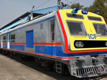 The Central Railway first AC train will run in September | मध्य रेल्वेच्या प्रवाशांचा प्रवास होणार गारेगार; पहिली एसी ट्रेन सप्टेंबरमध्ये धावणार 