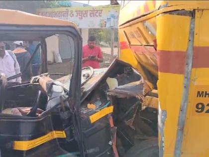 jeep hits with school bus in Latur; Five people were injured | भरधाव काळी पिवळीची स्कूल बसला जोराची धडक; पाच जण जखमी