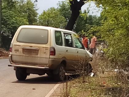 One of Sawantwadi died in an accident at Kendgaon on Ratnagiri-Kolhapur road | Ratnagiri: देवदर्शनाला निघालेल्या दाम्पत्यावर काळाचा घाला, कारच्या धडकेत पतीचा जागीच मृत्यू झाला