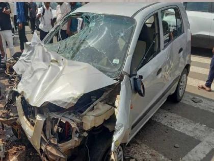 accident at Cyber Chowk in Kolhapur, six injured in collision with speeding car  | कोल्हापुरातील सायबर चौकात भीषण अपघात; भरधाव कारच्या धडकेत तिघे ठार, चारजण जखमी -video