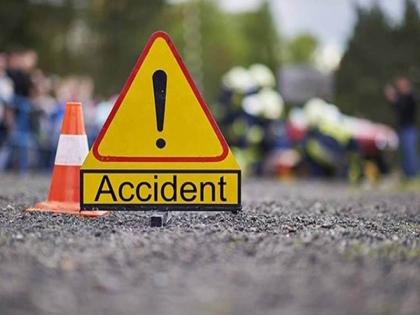 One killed in an accident near Khandala | अहमदनगर : श्रीरामपूरकडे येणाऱ्या एका कारने दुसऱ्या कारला ओव्हरटेक खंडाळ्याजवळ अपघातात एक ठार