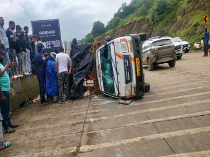 Tempo accident at Pirangut Ghat, worker dies on the spot | पिरंगुट घाटामध्ये टेम्पोचा अपघात, कामगाराचा जागीच मृत्यू Tempo accident at Pirangut Ghat, worker dies on the spot | पिरंगुट घाटामध्ये टेम्पोचा अपघात, कामगाराचा जागीच मृत्यू