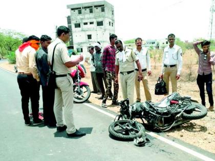 Mother-Son death in a horrific accident: The bike collides with a pick-up vehicle | मायलेकाचा भीषण अपघातात मृत्यू  : पिकअप वाहनाची दुचाकीला धडक