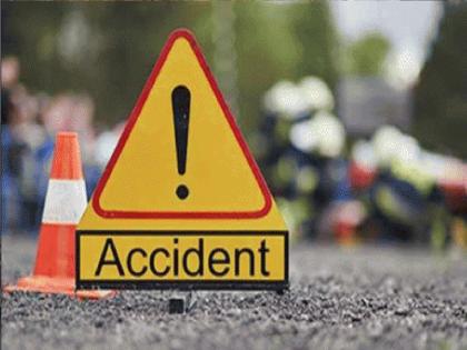 Two cars collide head on in Mayni, woman killed; Three injured | मायणीमध्ये दोन गाड्यांची समोरासमोर धडक, महिला ठार; तीघे जखमी, अपघातील सर्वजण सोलापुरातील