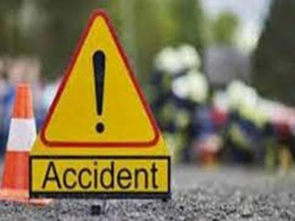 Hit by two-wheeler and tipper; Young man killed |   दुचाकी व टिप्परची धडक; युवक ठार