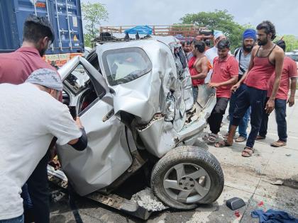 Three people died in a terrible accident at Mendhanvan Pass on Mumbai-Ahmedabad Highway | मुंबई-अहमदाबाद महामार्गावरील मेंढवन खिंडीत भीषण अपघात, तीन जणांचा मृत्यू Three people died in a terrible accident at Mendhanvan Pass on Mumbai-Ahmedabad Highway | मुंबई-अहमदाबाद महामार्गावरील मेंढवन खिंडीत भीषण अपघात, तीन जणांचा मृत्यू