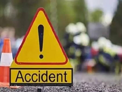 Rickshaw driver killed in four-wheeler collision, father-in-law injured in accident in front of Vihitgaon Municipal School | नाशिक :चारचाकीच्या धडकेत रीक्षाचालक ठार, विहितगाव मनपा शाळेसमोरील अपघातात सासरे जावई जखमी