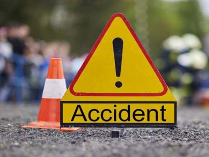 tempo hits pedestrian on pune nashik highway the driver is absconding | Accident: पुणे - नाशिक महामार्गावर टेम्पोची पादचाऱ्यास धडक; चालक फरार