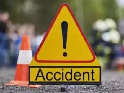 Another accident in Pune A motorcyclist died after being crushed under a Mercedes car at Golf Chowk in yerwada | Pune Accident Video: पुण्यात पुन्हा एकदा अपघात; येरवड्यातील गोल्फ चौकात मर्सिडीज गाडीखाली चिरडून दुचाकीस्वाराचा मृत्यू