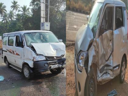 Two cars collided head-on at a road crossing at Banda-Satmatwadi, causing major damage to both the cars | बांदा-सटमटवाडी येथे रस्ता क्रॉसिंग दरम्यान दोन कारमध्ये जोरदार धडक, दोन्ही कारचे मोठे नुकसान