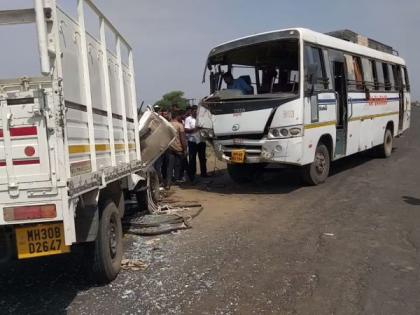 Five people were critical in two accidents in Akot taluka | अकोट तालुक्यात दोन अपघातात पाच जण गंभीर