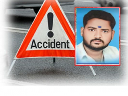 A two-wheeler hit a standing truck in the dark, the youth died on the spot | अंधारात उभ्या ट्रकवर धडकली दुचाकी, तरुणाचा जागीच मृत्यू