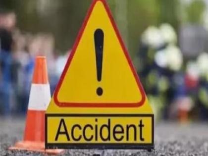 A woman was crushed under the wheel after being hit by a crane on Devrukh Sangameswar road and died on the spot | रस्त्यालगत उभ्या असलेल्या महिलेला क्रेनची धडक, चाकाखाली चिरडून जागीच ठार; संगमेश्वर-देवरुख मार्गावरील घटना A woman was crushed under the wheel after being hit by a crane on Devrukh Sangameswar road and died on the spot | रस्त्यालगत उभ्या असलेल्या महिलेला क्रेनची धडक, चाकाखाली चिरडून जागीच ठार; संगमेश्वर-देवरुख मार्गावरील घटना