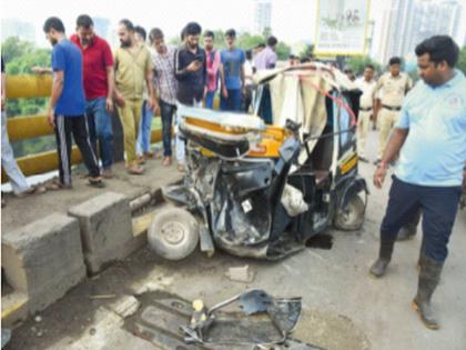 Woman killed, two injured in accident on Gandhari bridge; Truck driver saves life by jumping | गांधारी पुलावरील अपघातात महिला ठार, दोन जखमी; उडी मारून ट्रकचालकाने वाचविला जीव Woman killed, two injured in accident on Gandhari bridge; Truck driver saves life by jumping | गांधारी पुलावरील अपघातात महिला ठार, दोन जखमी; उडी मारून ट्रकचालकाने वाचविला जीव