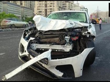 ahemdabad road accident iskcon bridge jaguar car updates | भीषण! थार-डंपरचा अपघात पाहणाऱ्या लोकांना जॅग्वार कारने चिरडलं; 9 जणांचा मृत्यू, 15 जखमी