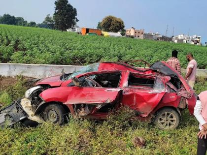 Hingoli Accident A husband and wife were killed on the spot, one seriously injured when the car hit the divider | कार दुभाजकावर आदळल्याने पती-पत्नी जागीच ठार, एक जण गंभीर जखमी