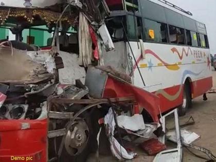 Horrific truck and bus accident in Jaipur, Rajasthan; 4 died and at least 24 injured | ट्रक आणि बसचा भीषण अपघात; 4 जणांचा मृत्यू तर, 24 पेक्षा जास्त प्रवासी जखमी