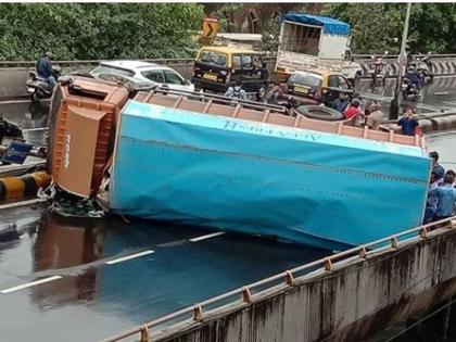 Accident on Lalbagh Flyover | लालबाग उड्डाणपुलावर अपघात 