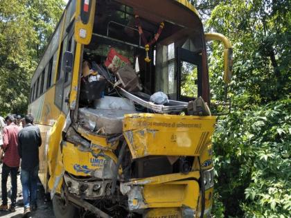 Ecco and luxury bus accidents, four deaths | इको आणि लक्झरी बस अपघात, दहिसरमधील कुटुंबातील पाचजण ठार