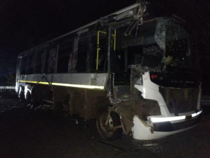 On the Nagpur-Bhivapur National highway, truck hits travel , 15 critically | नागपूर -भिवापूर‌ राष्ट्रीय महामार्गावर ट्रकची ट्रॅव्हल्सला धडक,  १५ गंभीर