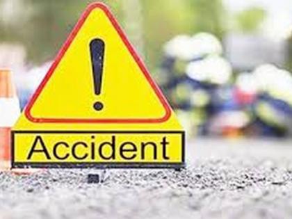 Two-wheeler hits auto on Karanja-Amravati road; One killed | कारंजा-अमरावती मार्गावर दुचाकीची ऑटोला धडक; एक ठार