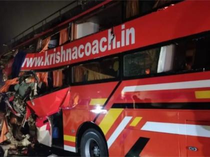 5 dead, 15 injured in accident in Uttar Pradesh as truck collides with double decker bus | यमुना द्रुतगती मार्गावर भीषण अपघात, बसची ट्रकला धडक, ५ जणांचा मृत्यू