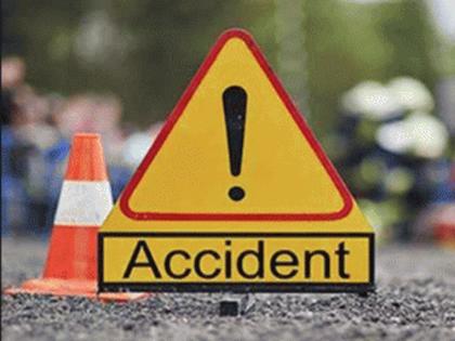 Youth killed on the spot after being hit by unknown speeding vehicle; son seriously injured | भरधाव अज्ञात वाहनाच्या धडकेत तरुण जागीच ठार; १५ वर्षीय मुलगा गंभीर जखमी Youth killed on the spot after being hit by unknown speeding vehicle; son seriously injured | भरधाव अज्ञात वाहनाच्या धडकेत तरुण जागीच ठार; १५ वर्षीय मुलगा गंभीर जखमी