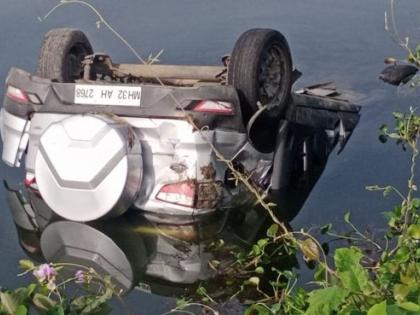 Drown to death a young man with a professor: Speedy car entered Wadgaon dam | प्राध्यापकासह तरुणाला जलसमाधी : भरधाव कार वडगाव धरणात शिरली