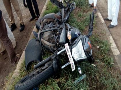 Two bikes were flown by the car near Kavitha, while the driver was missing, the driver disappeared | कवठेजवळ दोन दुचाकींना कारने उडवले, जखमींना घेऊन चालक गायब