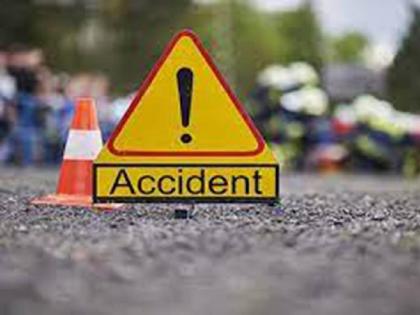 Solapur: Youth dies after hitting a divider, midnight accident | सोलापूर: दुभाजकाला धडकून तरुणाचा मृत्यू, मध्यरात्री अपघात