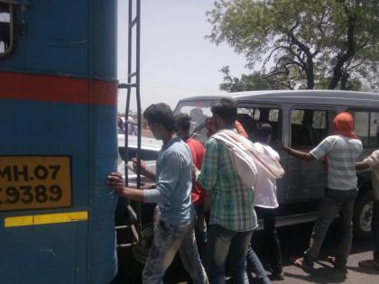 Four vehicles on the Amani-Malegaon road collide with each other! | अमानी-मालेगाव मार्गावर चार वाहने धडकली एकमेकांवर!