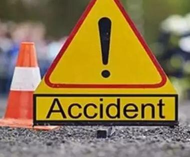 Accident on Dhule-Chalisgaon Highway | धुळे-चाळीसगाव महामार्गावर अपघात