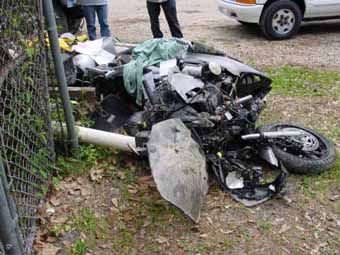  Two people were killed and 4 others injured in a rickshaw in a bus in Lasaggaon | लासगावजवळ रिक्षा- दुचाकीच्या धडकेत २ ठार, ४ जण जखमी