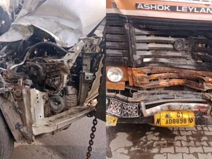 delhi truck hits car after hitting divider on badarpur flyover 3 killed | लग्नावरून परत येताना काळाचा घाला; ट्रकची कारला धडक, तिघांचा मृत्यू, 4 जण जखमी