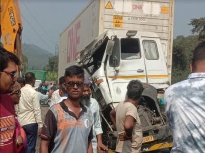 Container dumper accident at Dhamani on Mumbai Goa highway, three injured | मुंबई-गोवा महामार्गावर धामणी येथे कंटेनर-डंपरचा अपघात, तिघे जखमी; एकाची प्रकृती गंभीर