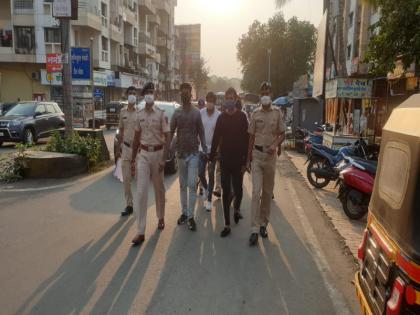 Pimpri police cortege of accused who breaken by sword and many weopan | तलवार, कोयते नाचवत तोडफोड करणाऱ्या आरोपींची पिंपरी पोलिसांनी काढली ‘धिंड’