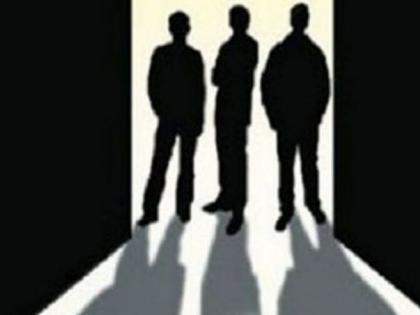 Cheating of Unemployed youths; Three accused still absconding | बेरोजगारांची फसवणूक ; तीन आरोपी अद्याप फरार