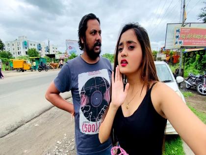 Famous YouTuber 'Bindass Kavya' Displeased, Reached to Itarsi, what happened? | प्रसिद्ध यू-ट्युबर 'बिनधास्त काव्या' रुसली, थेट इटारसीत जाऊन पोहचली, घडलं काय?