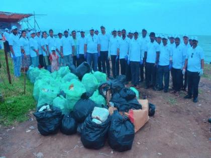 JNPA's Peerwadi Beach Cleanliness Mission under the initiative 'Swach Sagar, Sakresh Sagar' | स्वच्छ सागर, सुरक्षित सागर’ उपक्रमाअंतर्गत जेएनपीएचे पीरवाडी बीच स्वच्छता अभियान 