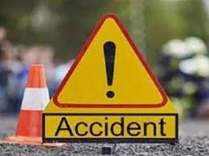 One killed, three seriously injured in two accidents | दोन अपघातात एक ठार, तीन गंभीर जखमी