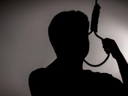 Suicide by strangulation of life insurance manager | 'लाइफ इन्शुरन्स'च्या व्यवस्थापकाची गळफास घेऊन आत्महत्या