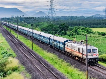 Indian Railway deliver 1 liter camel milk from 1500 km for the sick child hrb | देशासाठी काहीपण! आजारी बालकासाठी रेल्वेने १५०० किमींचे अंतर कापत १ लीटर दूध पोहोचवले