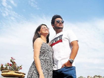 marathi actor Adish Vaidya romantic photo with Lady Love goes viral | लेडी लव्हसोबत आदिश वैद्यचा रोमॅण्टिक फोटो व्हायरल; अभिनेत्याची गर्लफ्रेंडही आहे प्रसिद्ध अभिनेत्री