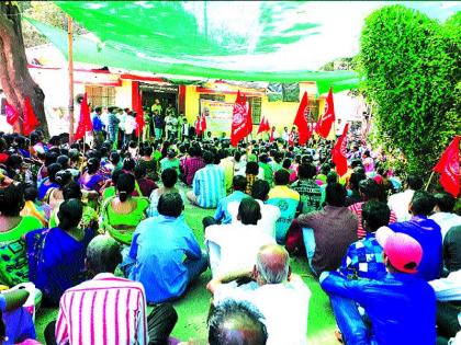 Tribal Front of the Province Office | प्रांत कार्यालयावर आदिवासींचा मोर्चा