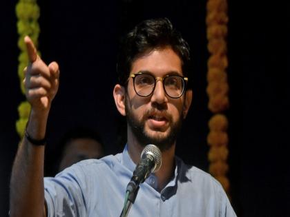 ...so give the mayor a cabin in the ministry; Aditya Thackeray's opposition to the Gurdian minister cabin in BMC Main Office | ...तर महापौरांना मंत्रालयात केबिन द्या; पालकमंत्र्यांच्या केबिनला आदित्य ठाकरेंचा विरोध