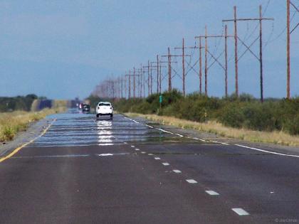 Mirage Effect Explanation: Mirage effect! Why is there only water on the road in the afternoon? What Science Says... | Mirage Effect Explanation: मृगजळ हे भासांचे! भर दुपारी रस्त्यावर पाणीच पाणी का दिसते? विज्ञान काय सांगते...