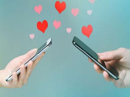 Extra Marital Affairs: The girlfriend he used to talk to turned out to be his wife, and Rangel's husband was so embarrassed, after that... | ज्या गर्लफ्रेंडशी गुलूगुलू बोलायचा ती निघाली त्याचीच पत्नी, रंगेल पतीची झाली अशी फजिती, त्यानंतर... Extra Marital Affairs: The girlfriend he used to talk to turned out to be his wife, and Rangel's husband was so embarrassed, after that... | ज्या गर्लफ्रेंडशी गुलूगुलू बोलायचा ती निघाली त्याचीच पत्नी, रंगेल पतीची झाली अशी फजिती, त्यानंतर...